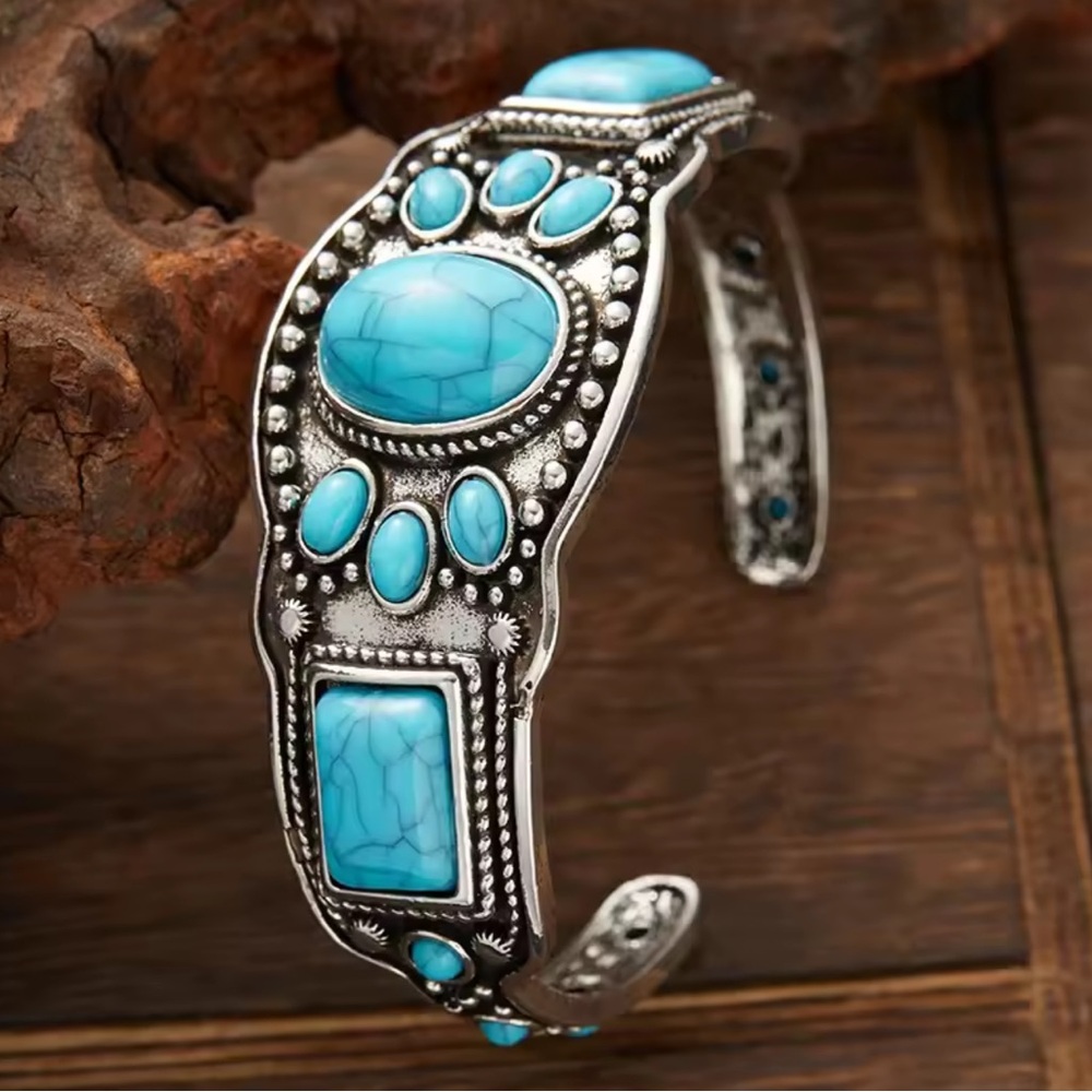 Vintage Boho Adjustable Turquoise Cuff Bracelet - Picture 2 of 4